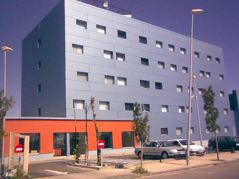 B&B Hotel Figueres Фигерас Экстерьер фото