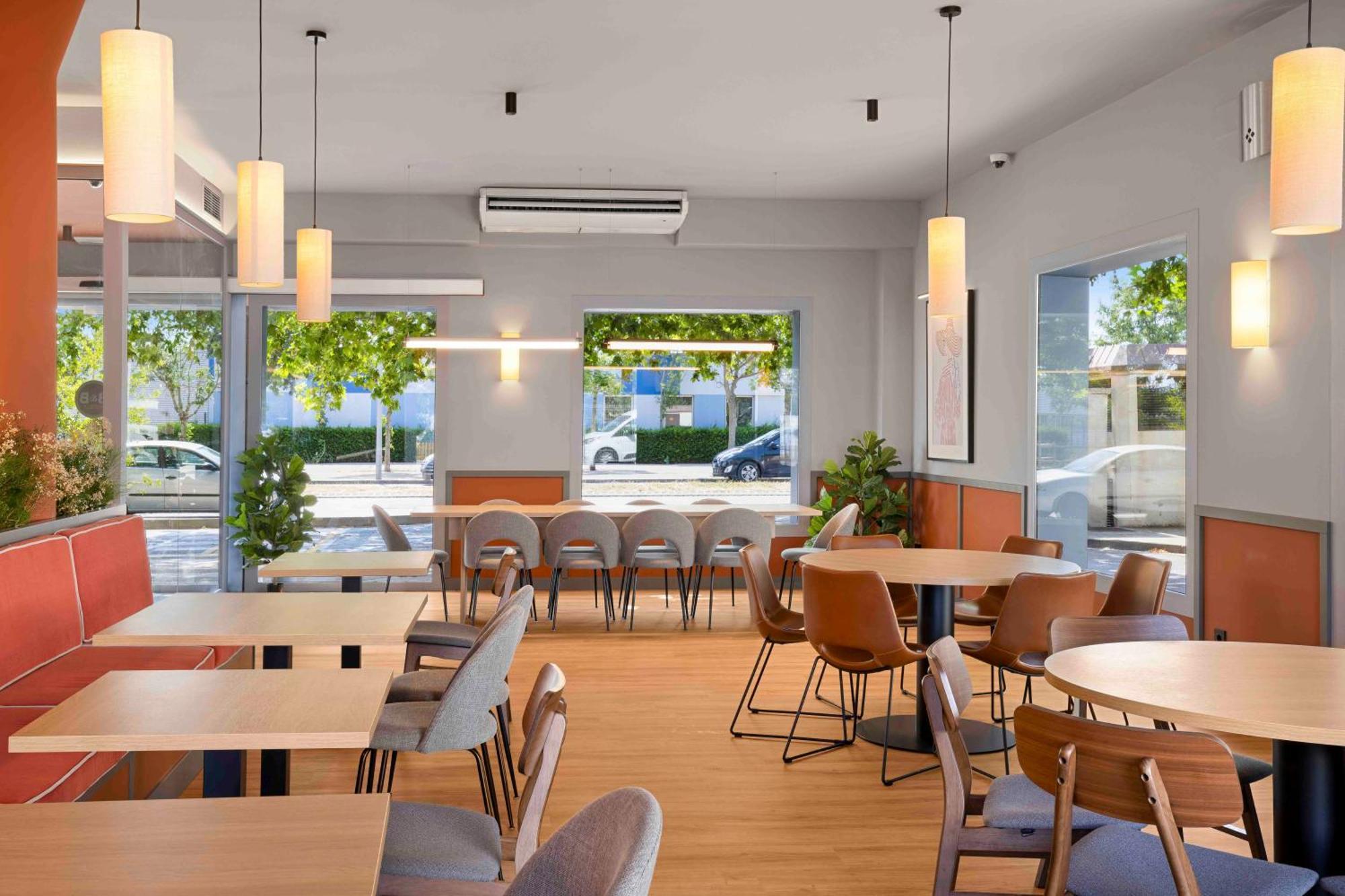 B&B Hotel Figueres Фигерас Экстерьер фото