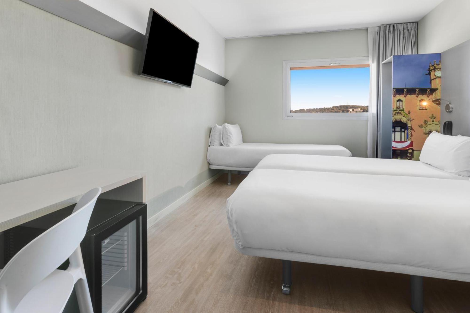 B&B Hotel Figueres Фигерас Экстерьер фото
