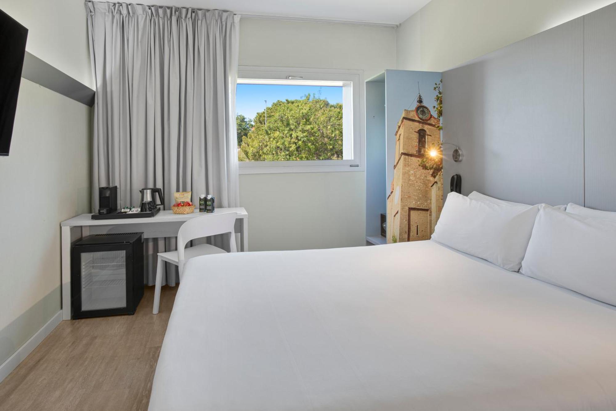 B&B Hotel Figueres Фигерас Экстерьер фото