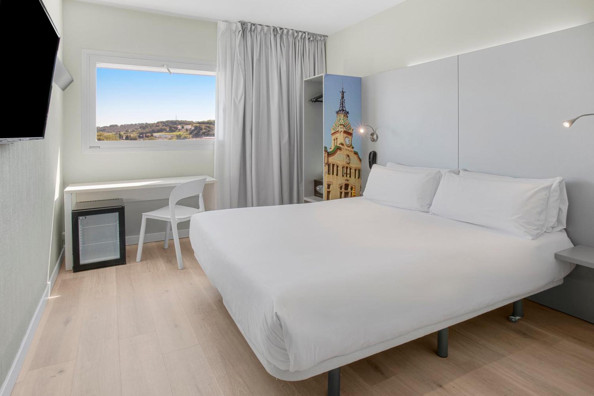 B&B Hotel Figueres Фигерас Экстерьер фото