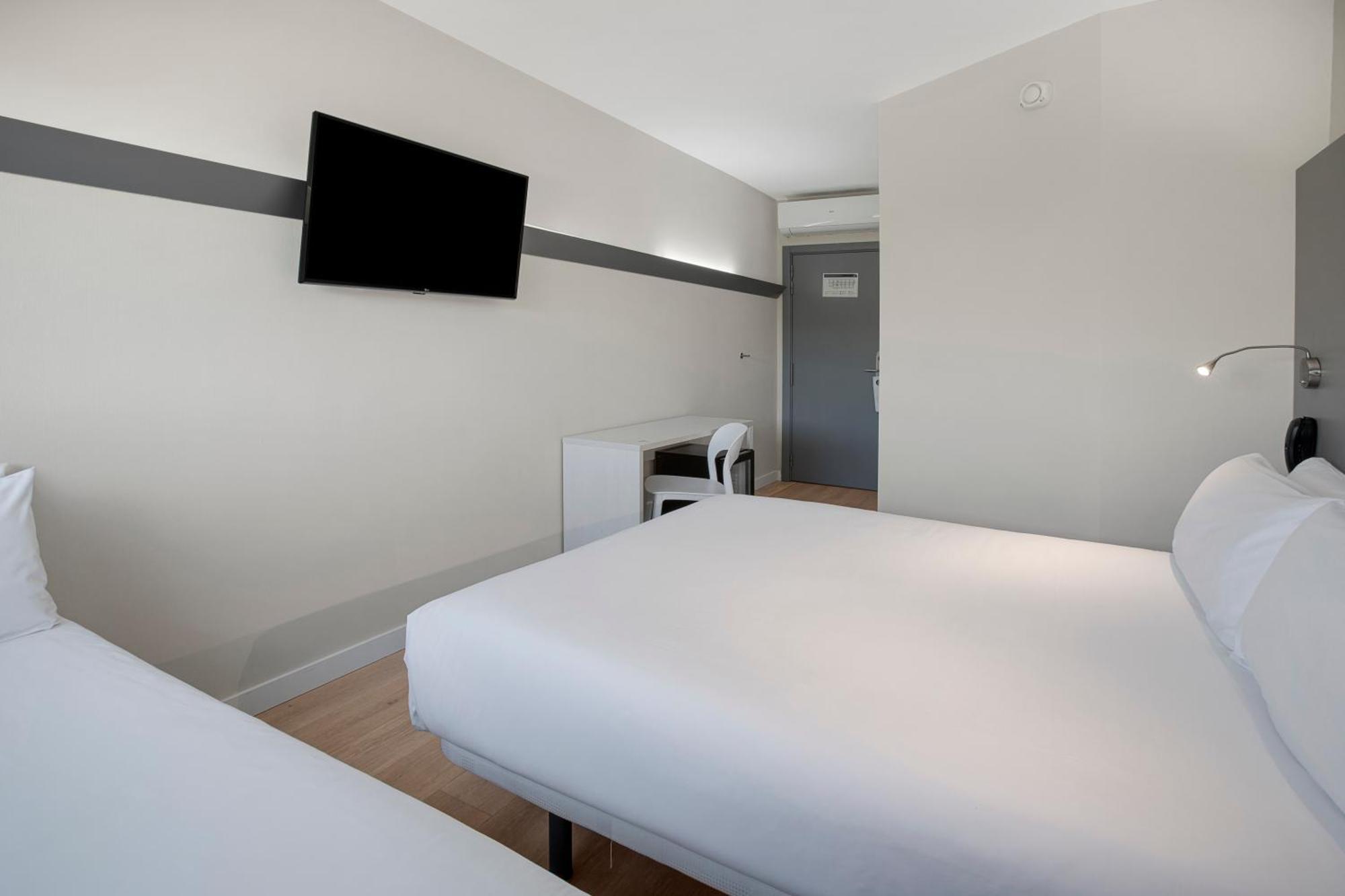 B&B Hotel Figueres Фигерас Экстерьер фото