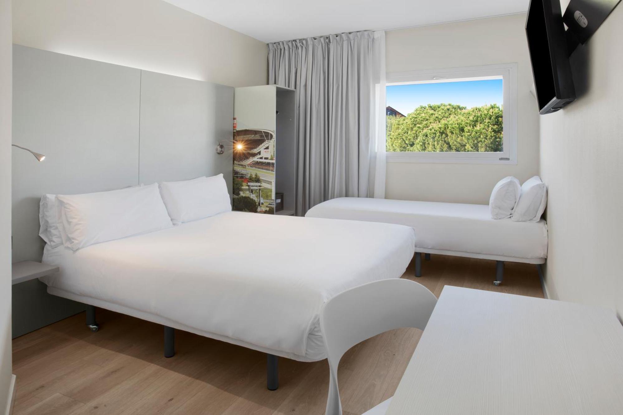 B&B Hotel Figueres Фигерас Экстерьер фото