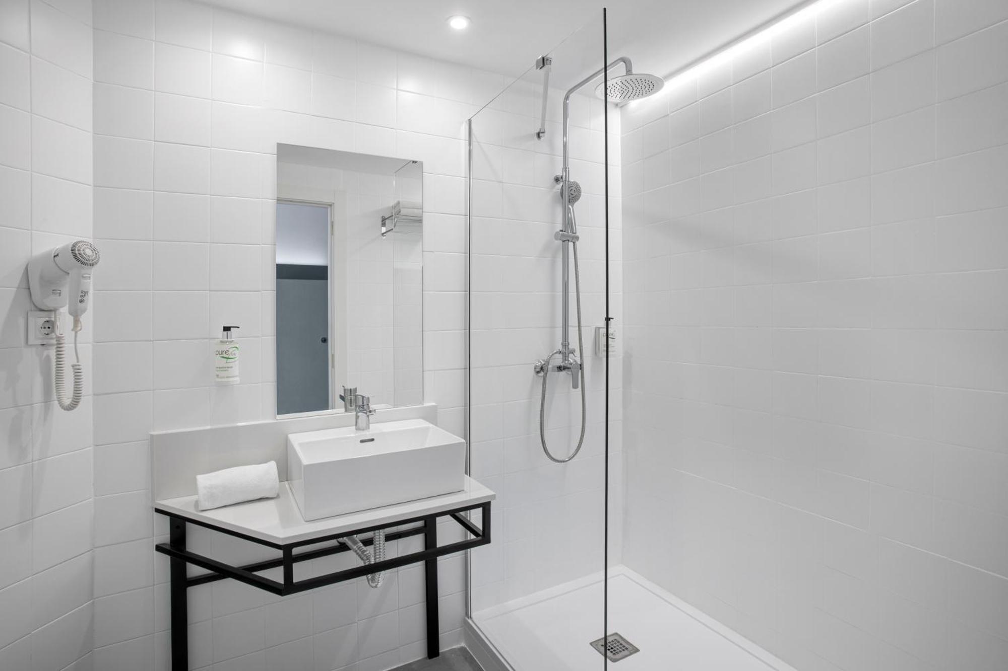 B&B Hotel Figueres Фигерас Экстерьер фото