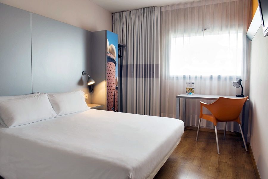 B&B Hotel Figueres Фигерас Экстерьер фото