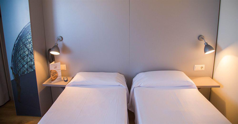 B&B Hotel Figueres Фигерас Экстерьер фото